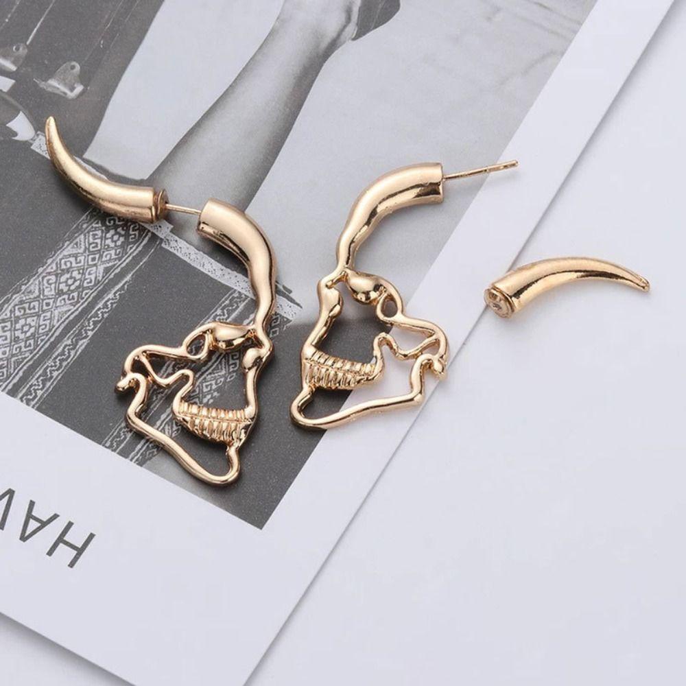 Mxbeauty Anting Tusuk Tengkorak Warna Solid Kepribadian Halloween Perhiasan Pesta Desain Fashion Temperamen Wanita Earrings