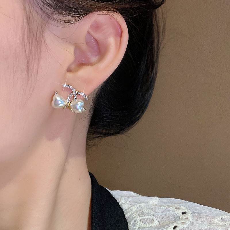 Anting Mutiara Retro Prancis Perempuan Temperamen Mewah Ringan Anting Sensory Tingkat