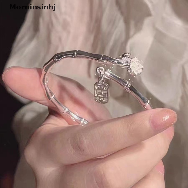 Mornin Adjustable Beruntung Berkah Bambu Lotus Gelang Warna Perak Berongga Huruf Liontin Bangle Untuk Wanita Pembukaan Yang Dapat Disesuaikan Bangle Pesona Fashion Perhiasan Pesta id