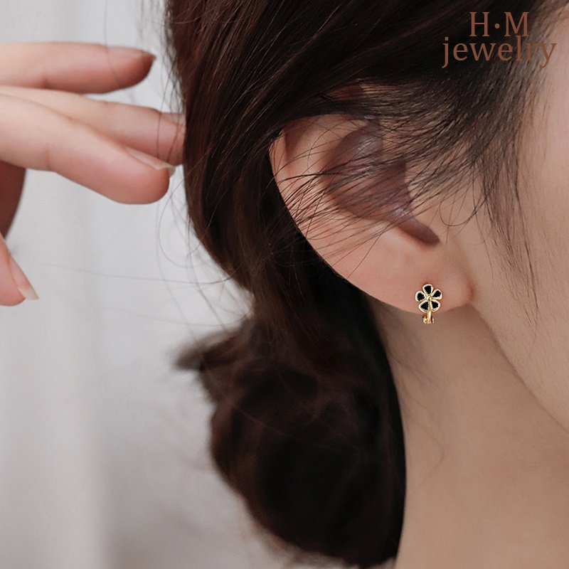 Anting Bunga Kecil Hitam Anting Kelopak Manis Elegan Anting Kecil