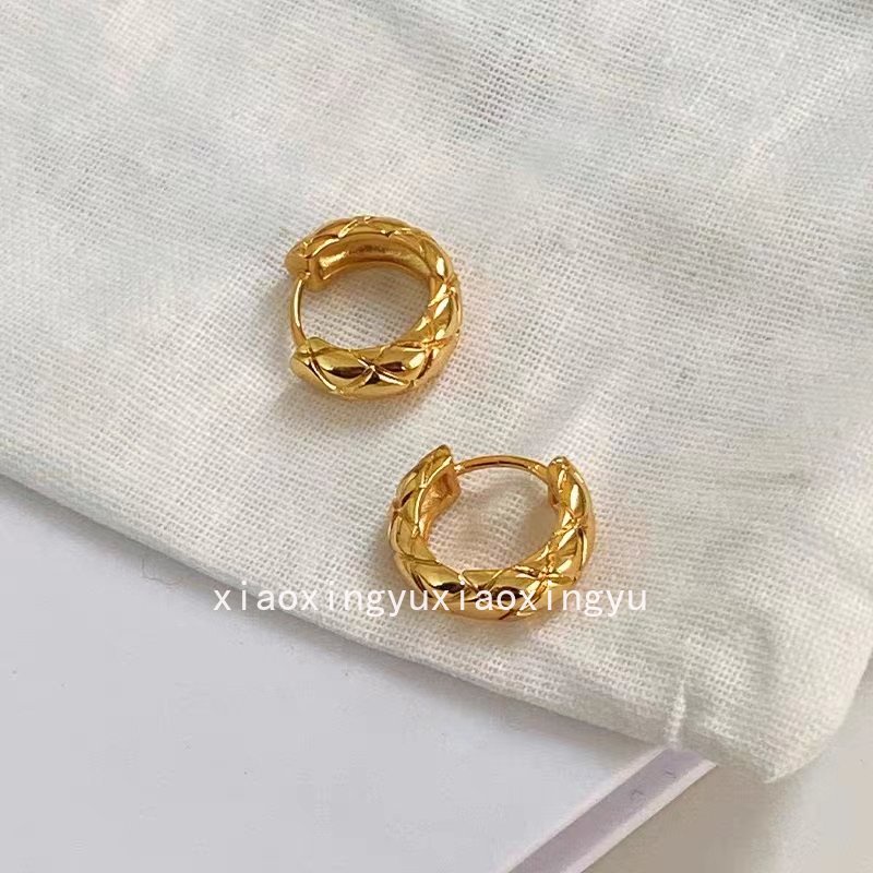 Anting Hoop Motif Belah Ketupat Korea Anting Lingkaran Grid Minimalis Perancis