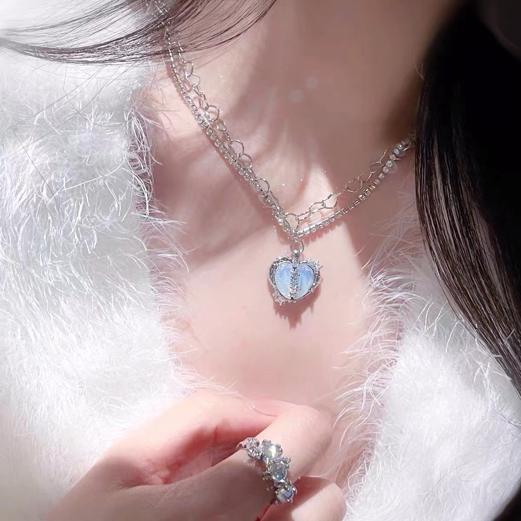 Tik Tok Biru Muda Split Cinta Liontin Kalung Niche Desain High-End Perasaan Ganda Layer Susun Rantai Berlian Gaya Manis Keren