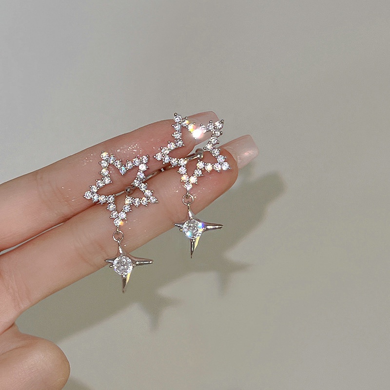 Sepasang Korea Bintang Kembar Telinga Tulang Klip Ins Bersinar Penuh Berlian Bintang Ada Lubang Niche Wajah Lebih Kecil Kepribadian Manis Dan Keren Anting Angin