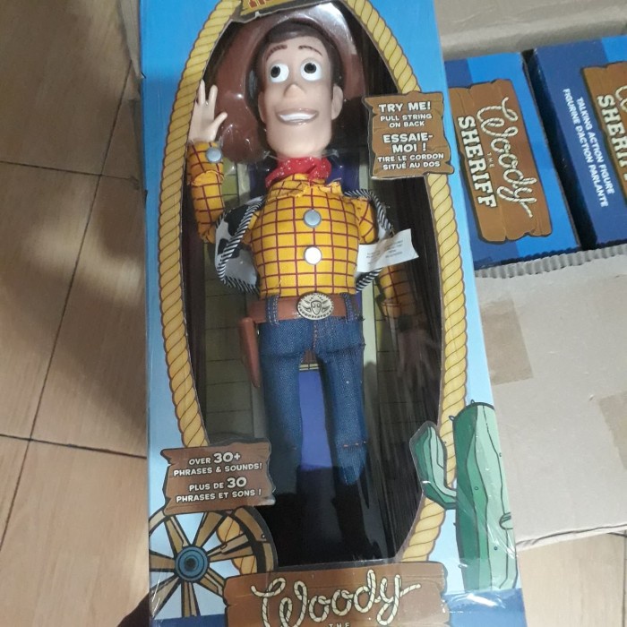 figure woody toy story talking  disney