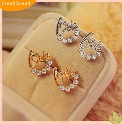 &lt; Freshbread &gt; Fashion Wanita Elegan Berlian Imitasi Mengkilap Cinta Surat Telinga Stud Anting Perhiasan