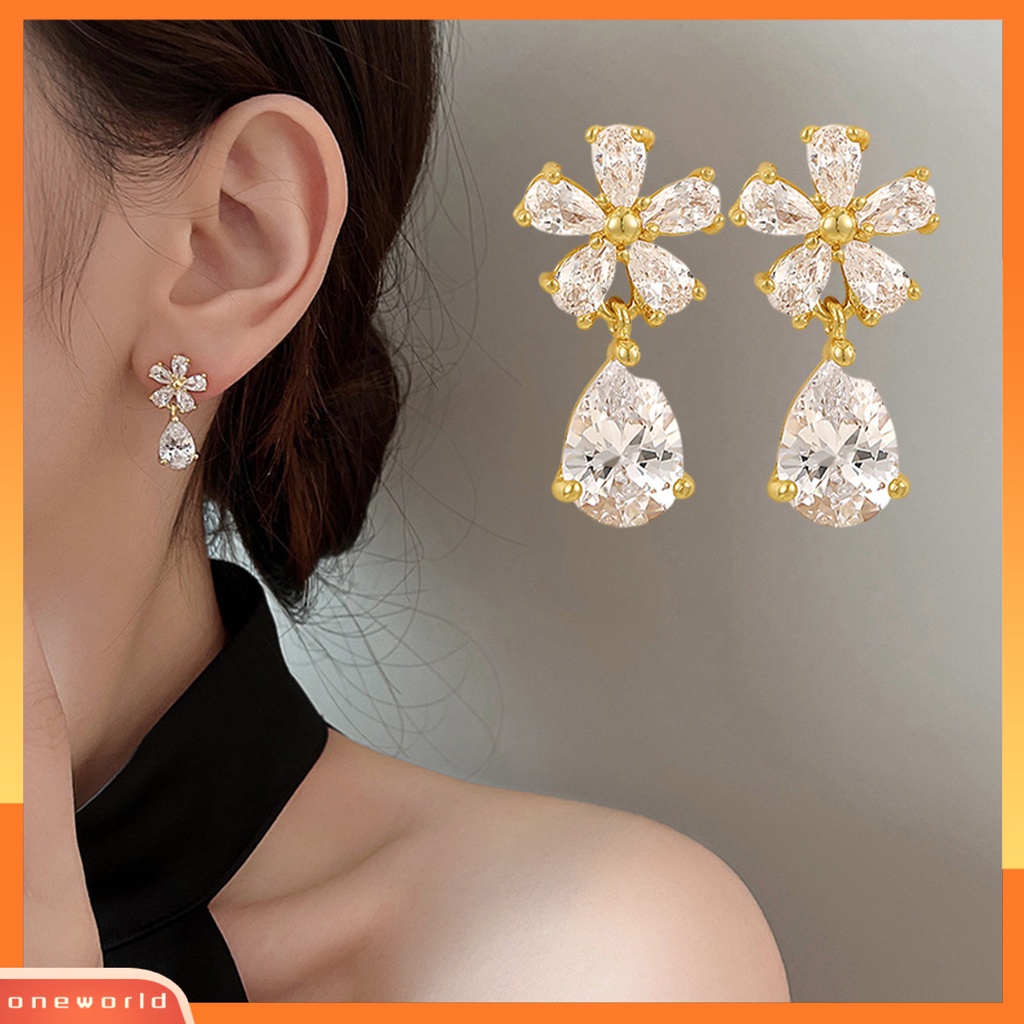 [ONE] 1pasang Anting Pejantan Bening Tetesan Air Emas Elegan Mewah Berlian Imitasi Hias Bunga Menjuntai Anting Fashion Perhiasan