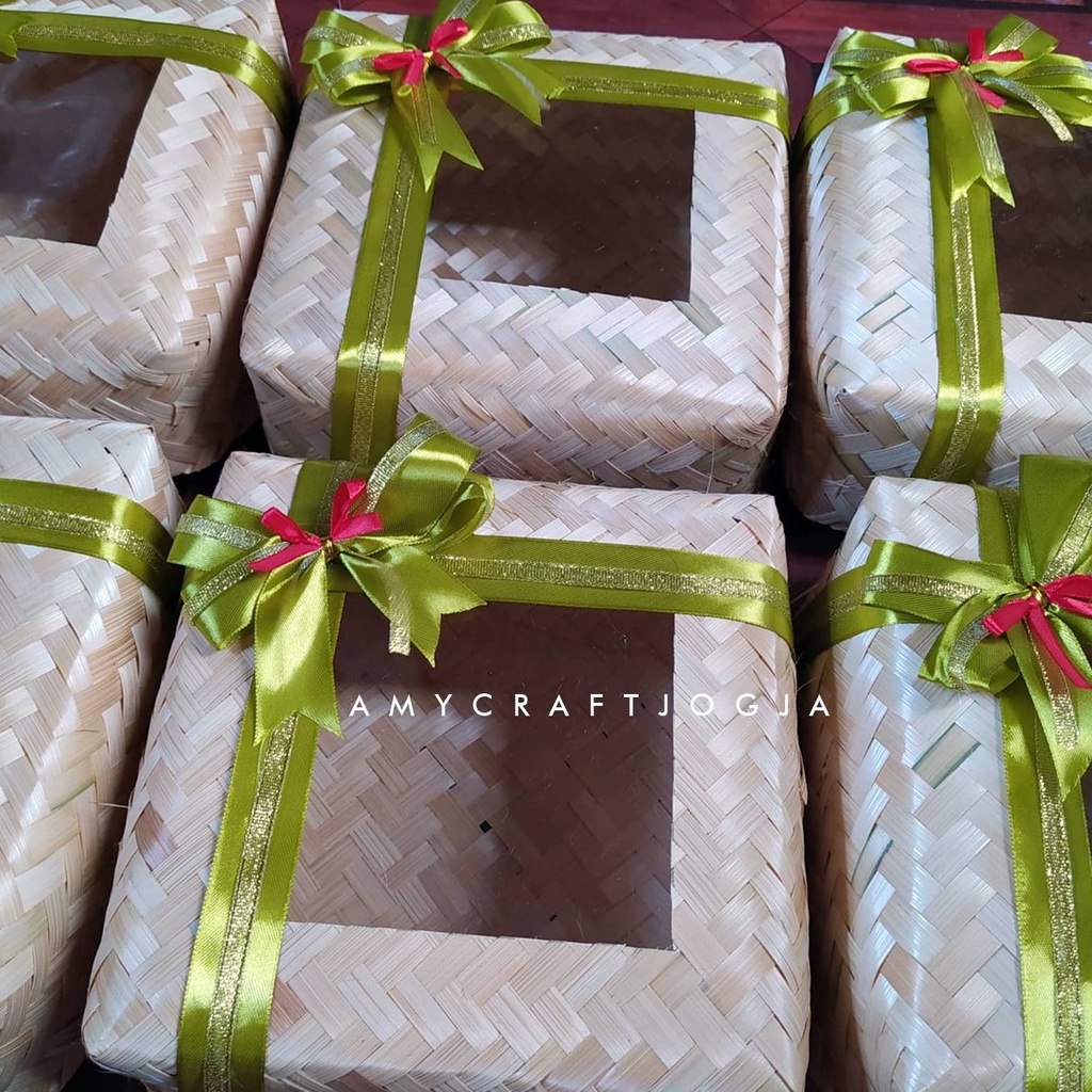 

Besek Mika Pita Natural 20 x 20 x 8 cm/Hampers Bambu/Packaging Bambu/Besek/Pipiti