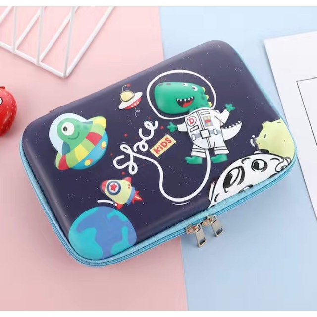 

PC0007 Tempat Kotak Tepak Pensil Karakter Anak Laki Laki Perempuan 3D MOTIF J - Dino Astro