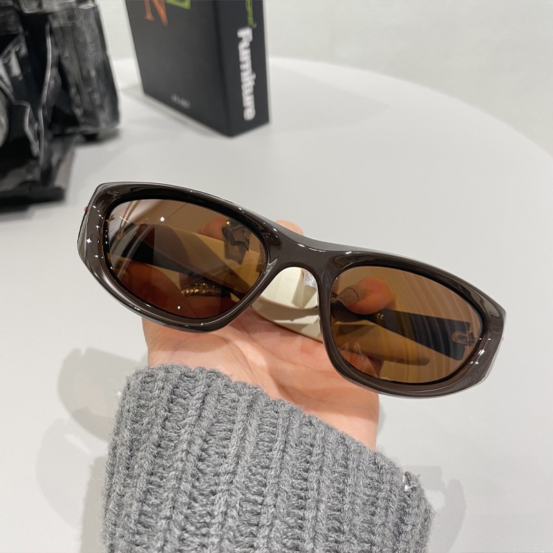 (YUZHU) Western Fashion Sports Cool Sunglasses Untuk Wanita INS Wind Technology Sense Riding Sunglasses