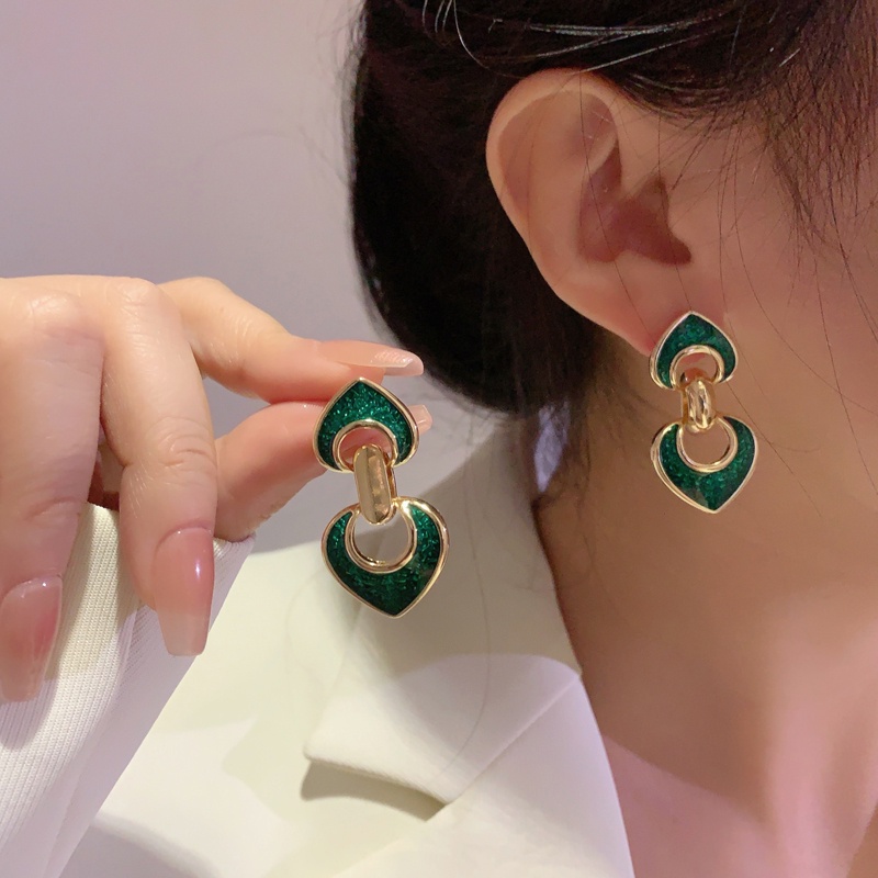 Anting Desain Berongga Niche Temperamen Cinta Hijau Gaya Hong Kong Retro Elegan