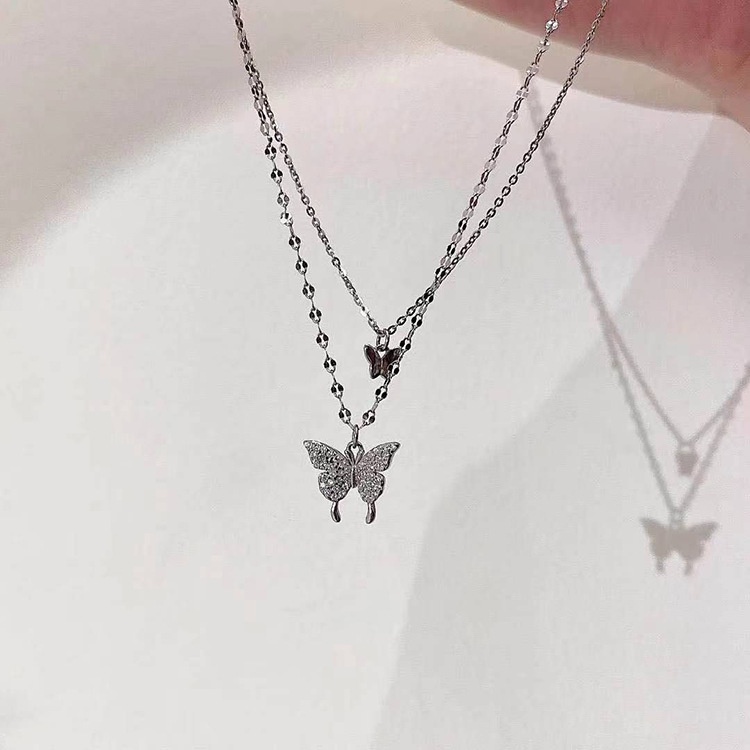 2023kalung Kupu-Kupu Ganda Gaya Baru Desain Influencer Wanita Merasa ins Rantai Klavikula Cahaya Mewah Niche Liontin Kalung