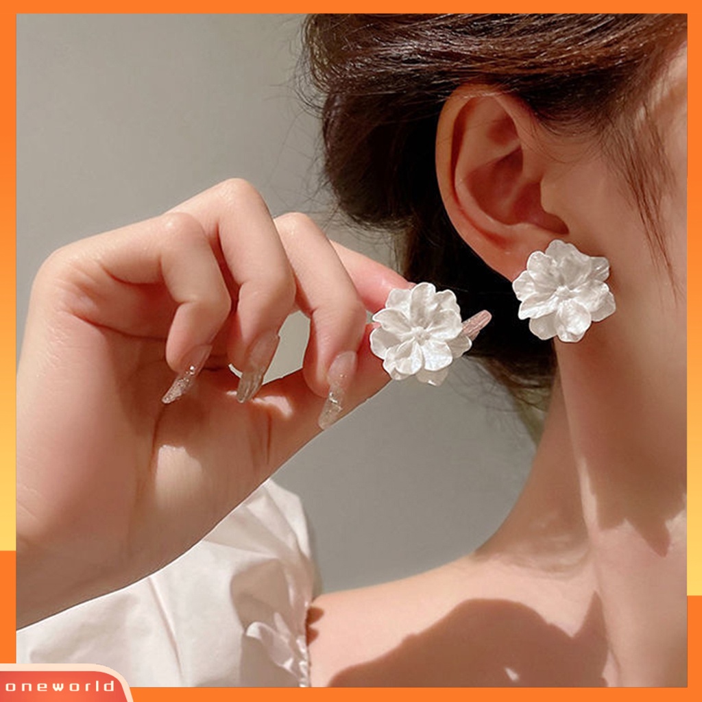 [ONE] 1pasang Anting Pejantan Bunga Putih Besar Elegan Temperamen Wanita Anting Fashion Perhiasan Aksesoris Hadiah