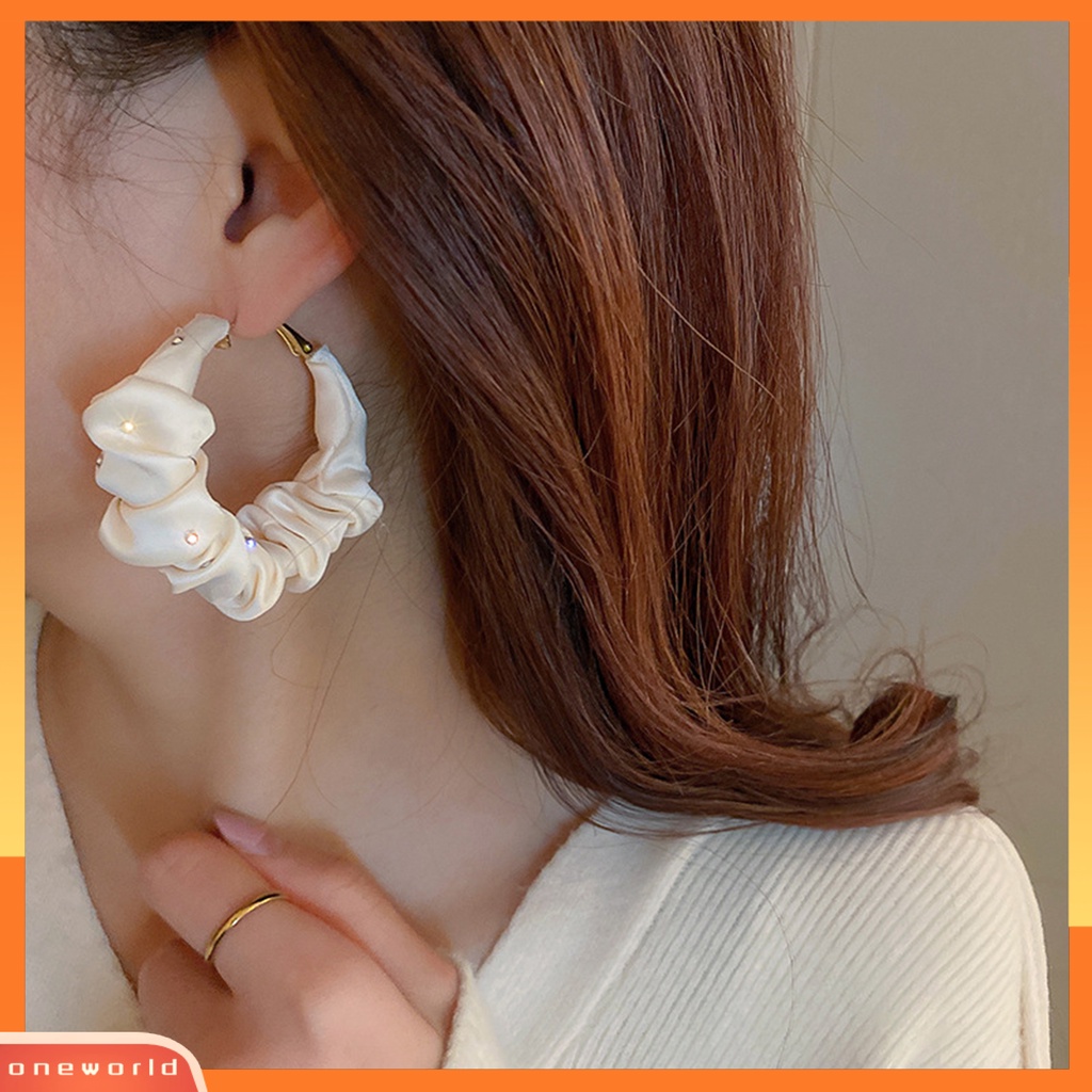 [WOD] 1pasang Berlian Imitasi Bersinar C-shaped Hoop Earrings Putaran Kain Sutra Dekorasi Lady Drop Earrings Fashion Jewelry