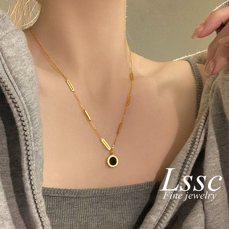 Kalung Titanium Wanita Anti Karat Romawi Bulat Hitam Korea Cantik Emas 18K Aksesoris Wanita Perhiasan