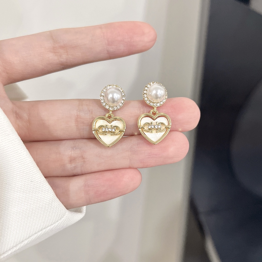 Putih Susu Cinta Mutiara Telinga Bulat Gadis2023Jenis Baru Telinga Perempuan Kalimat Canggih Bertatahkan Berlian Anting Hati