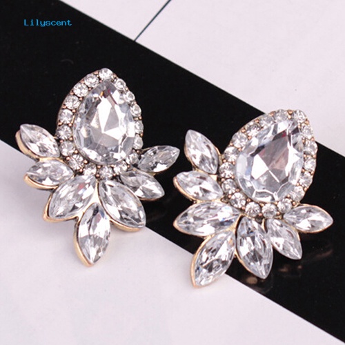 Lilyscent 1pasang Fashion Wanita Bentuk Bunga Berlian Imitasi Ear Stud Earrings Perhiasan Hadiah