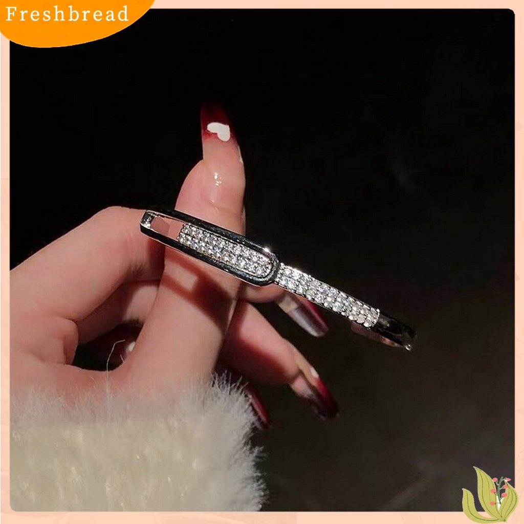 &lt; Freshbread &gt; Wanita Bangle Bukaan Hollow Hypoallergenic Minimalis Elegan Hadiah Berlapis Perak Berlian Imitasi Berkilau Gelang Tangan Cewek Untuk Harian