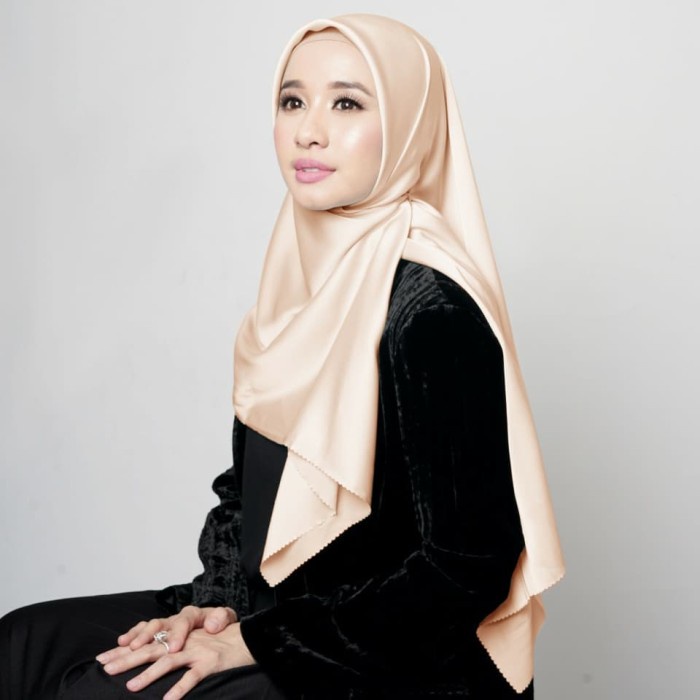 TERLARIS Preloved Hijab L by LCB - Series Syafiyyah Cream