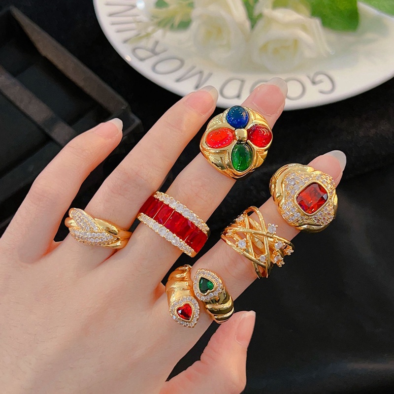 Perhiasan Desain Vintage Medieval Cincin Berwarna Mengkilap Gaya Perancis Retro Cincin Cocktail Perjamuan Lapis Emas Untuk Wanita