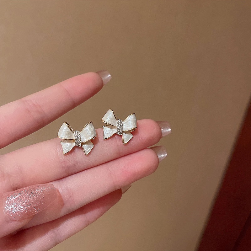 Ay (CN) Anting Tusuk Busur Elegan Untuk Wanita Aksesoris Perhiasan Anting Emas Kristal Sederhana