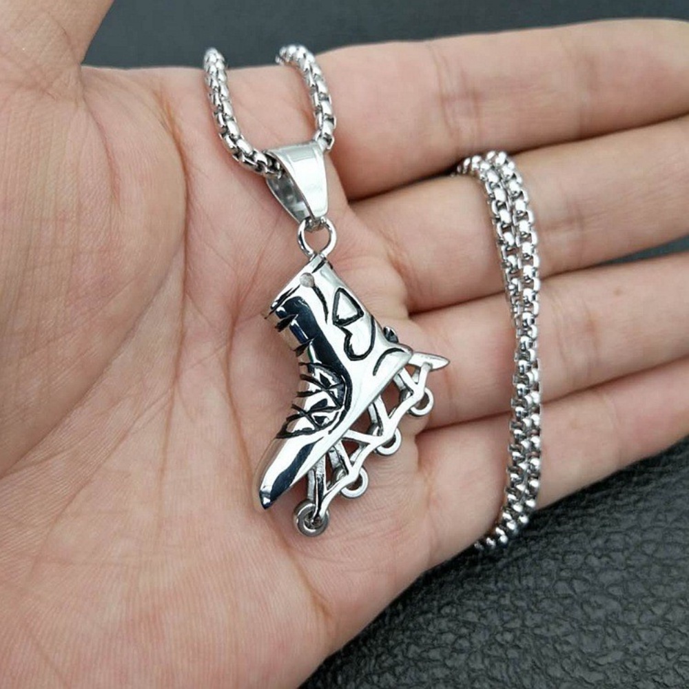 [X C Kalung] Baru Warna Emas Berminyak Sepatu Skat Roda Baja Titanium Liontin Punk Hip Hop Stainless Steel Kalung Hadiah Pesta Ulang Tahun Untuk Pria Dan Wanita