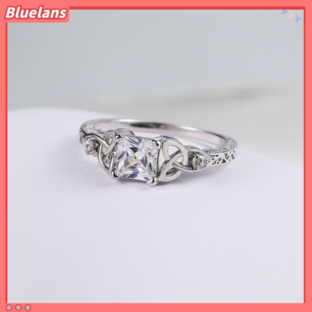 [BLS] Wanita Cincin Geometris Motif Bunga Persegi Diamante Electroplating Hypoallergenic Dekorasi Perhiasan Simulasi Berlian Janji Cincin Mewah Untuk Pesta