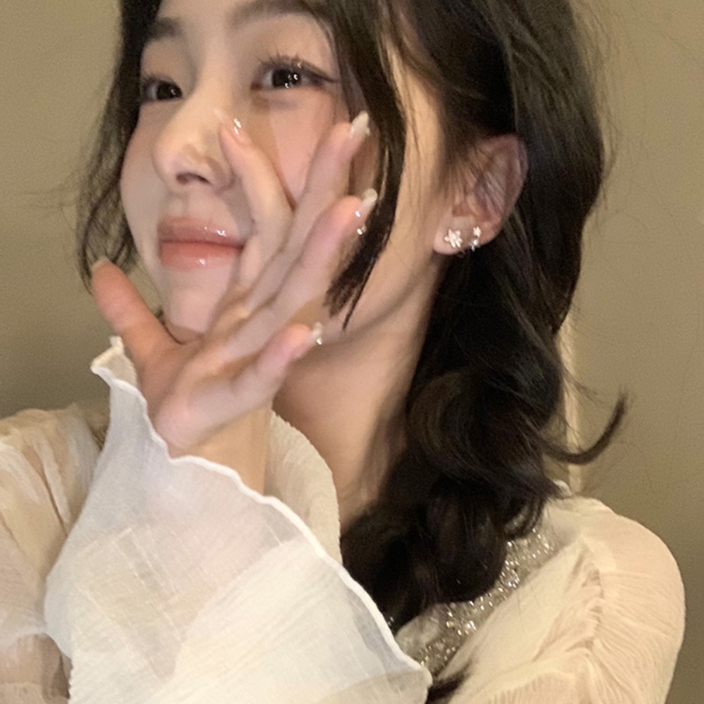 Bintang Korea Indah Niche Desain Anting Bintang High-end Wanita Cahaya Mewah Zirkon Anting Permen Perhiasan