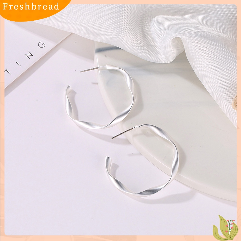 &lt; Freshbread &gt; 2pasang Wanita Fashion Matte Lingkaran Hoop Leverback Earrings Pesta Perhiasan Hadiah