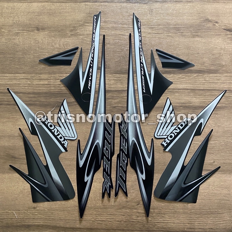 Striping Tiger Revo 2013 Abu Silver | Stiker Body Motor Honda Tiger Revo Full Set