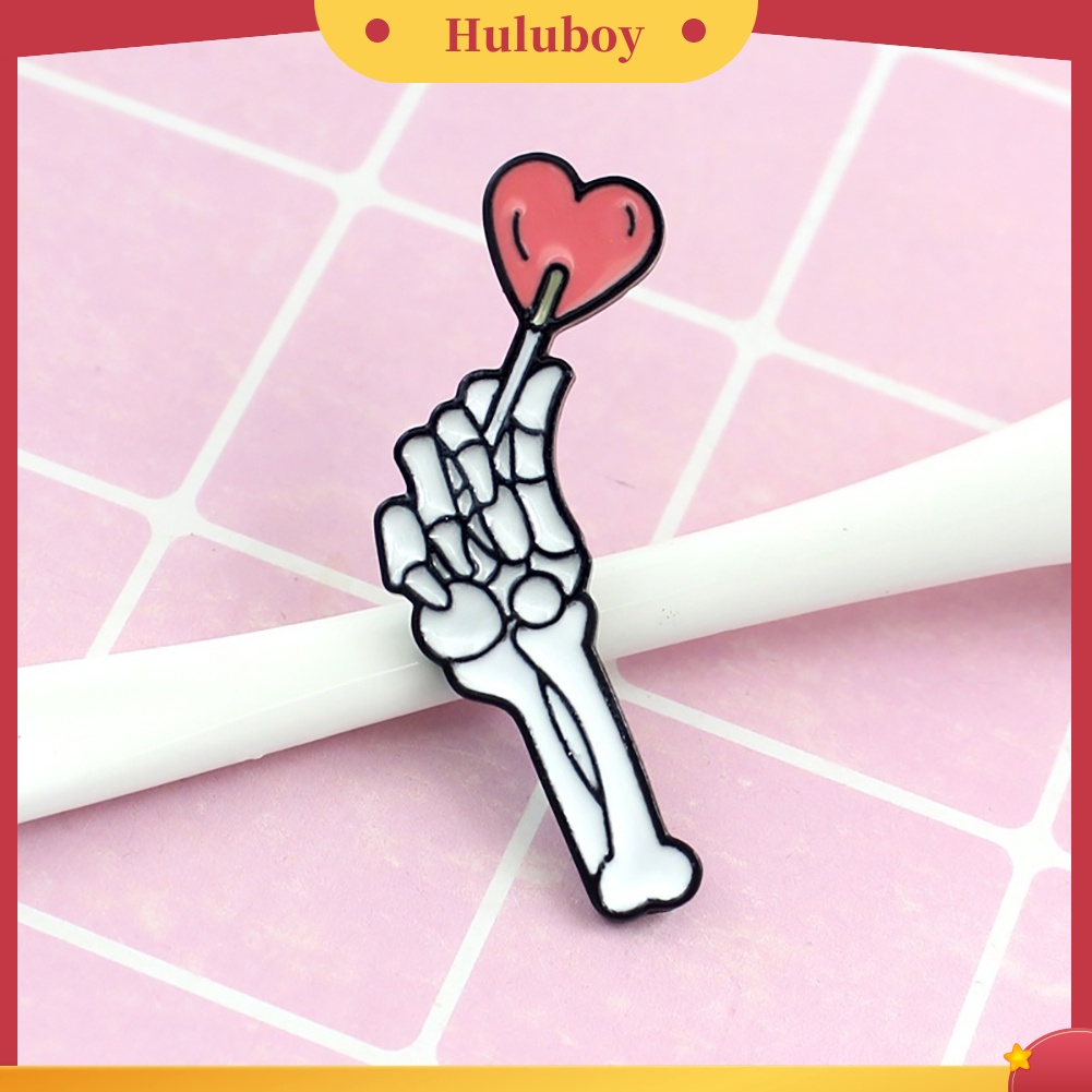 Bros Pin Enamel Bentuk Kerangka Tangan Hati Untuk Dekorasi Halloween
