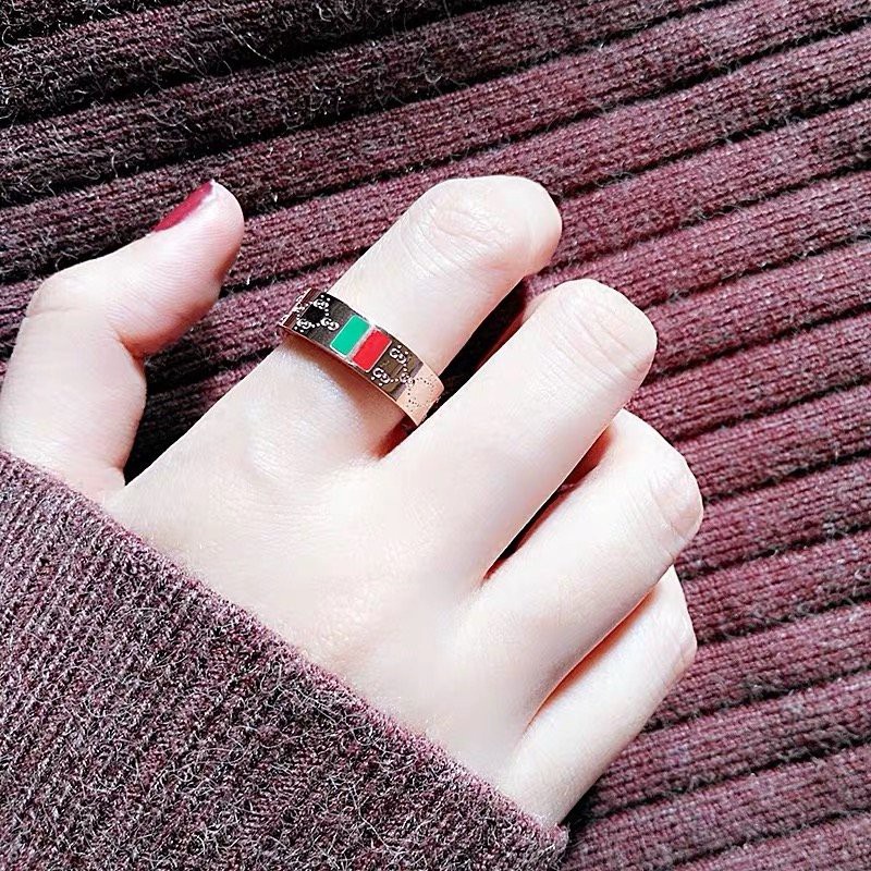 Indah Melamun Gaya Baru Merah Hijau Paralel Bar Cincin Desain Sederhana Anti Karat Cincin Berlapis 18 K Rose Gold Cincin Unik Perhiasan Tangan Hadiah Hari Valentine