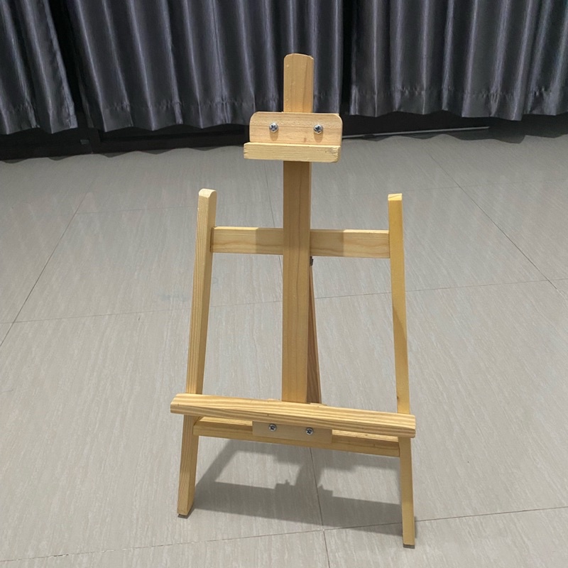 

Easel Kanvas Lukis Bisa Turun Naik