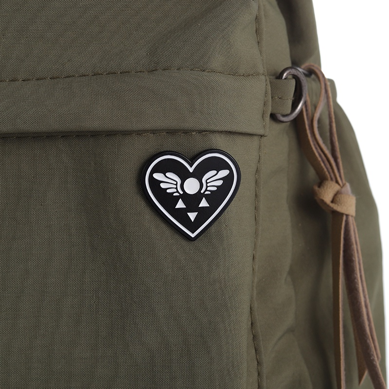 Hitam Bentuk Hati Enamel Pin Sayap Sudut Permainan Bros Lencana Pakaian Lapel Lencana Lucu Perhiasan Hadiah Untuk Teman