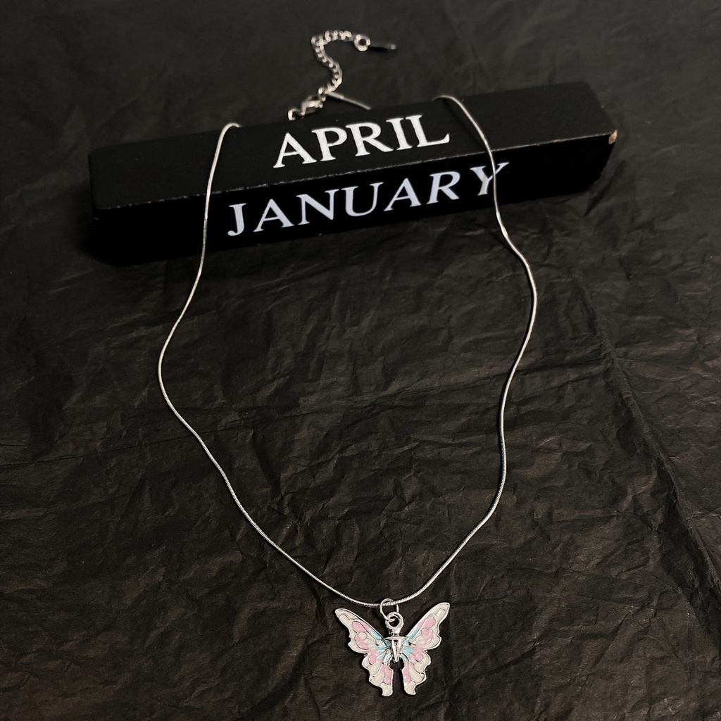 High-end Influencer Temperamen Rantai Klavikula Desain Niche Trendi Symphony Butterfly Kalung Wanita