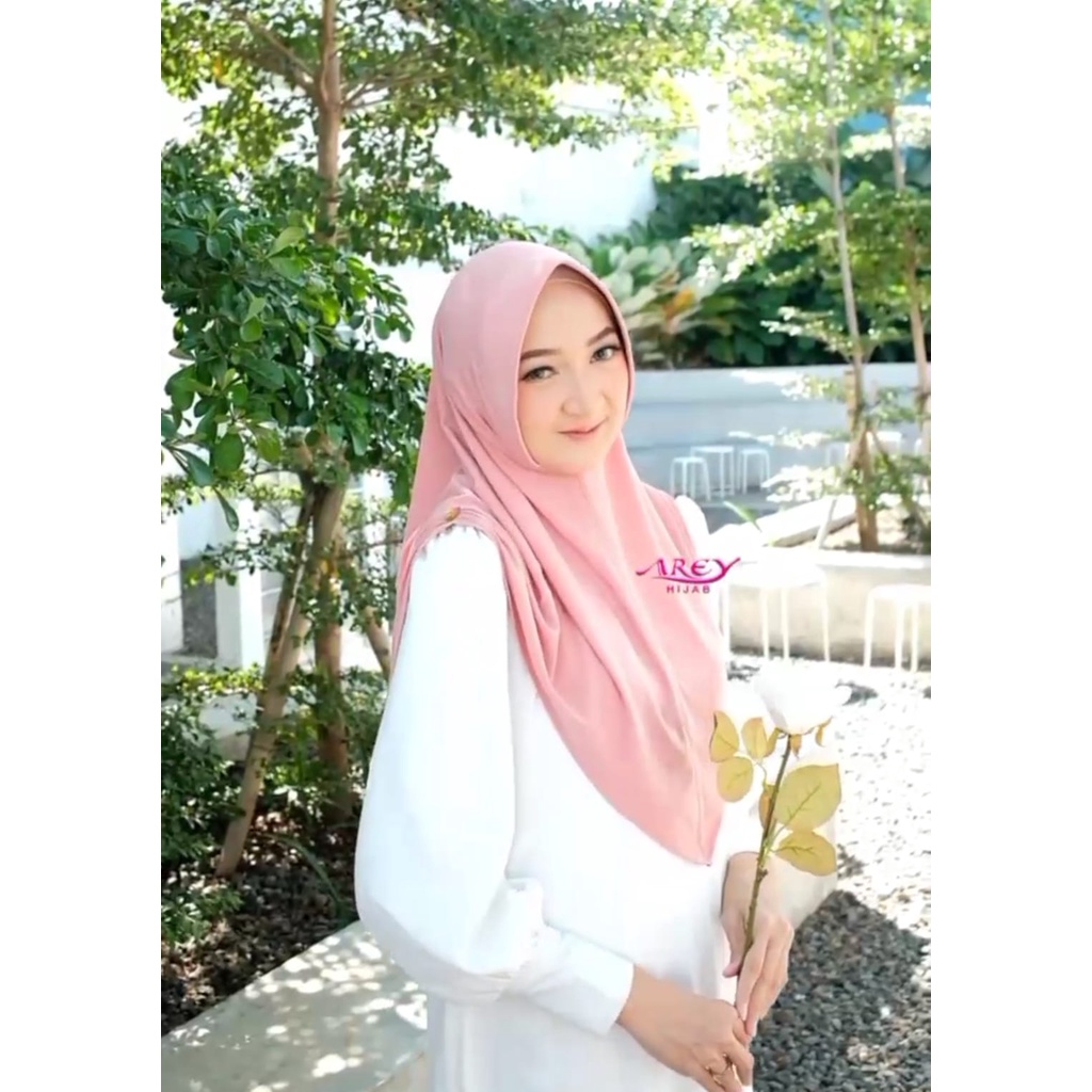 Hijab Instan Clara Serut Pad By Arey