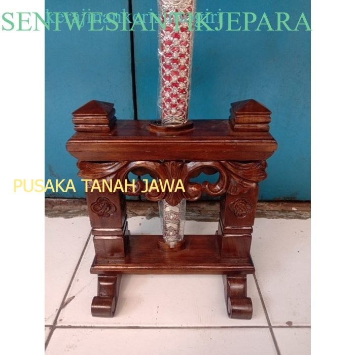 

Jagrak Keris Tempat Keris Sederhana Isi 1 antik murah