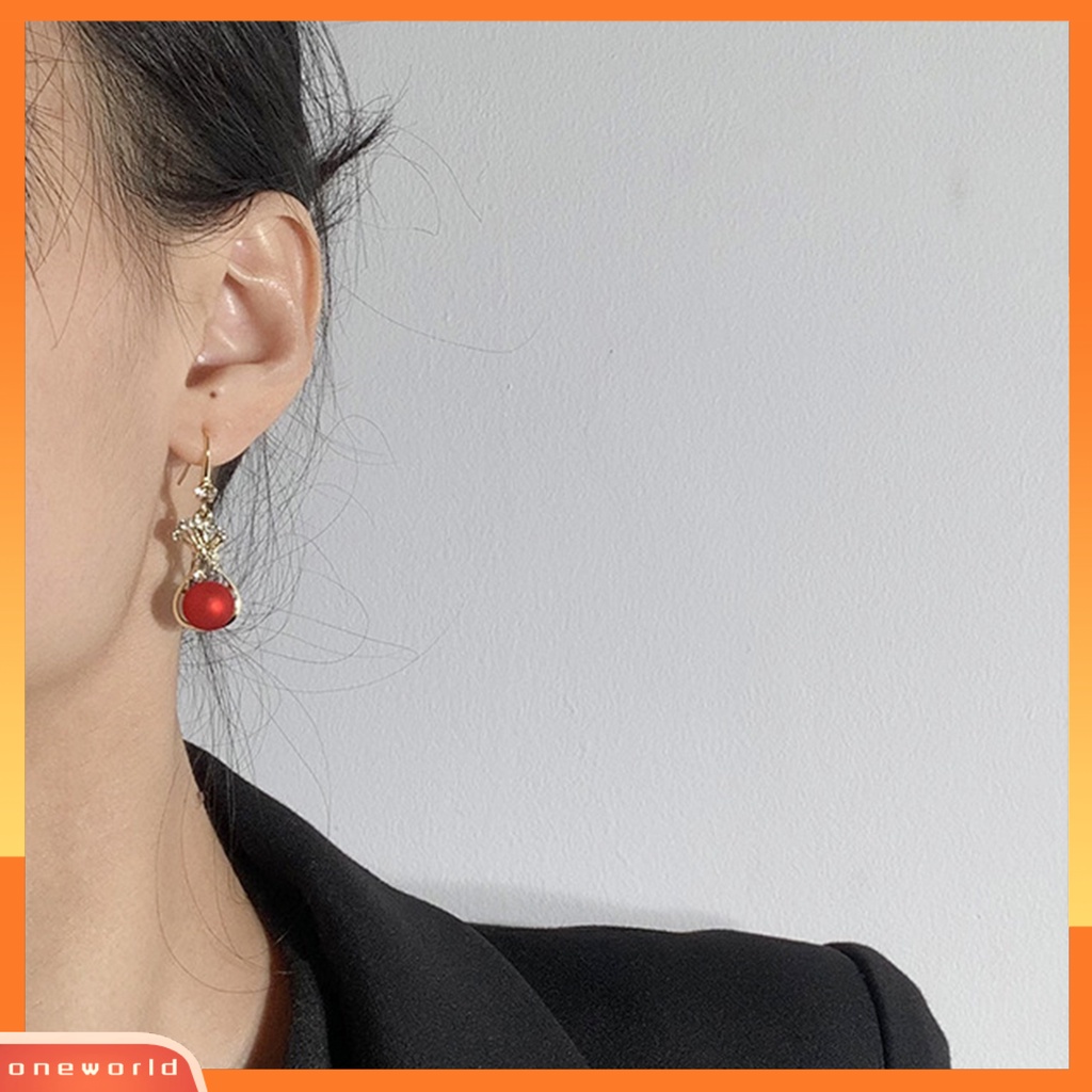 [WOD] 1pasang Anting Menjuntai Berlian Imitasi Mengkilap Hias Manik-Manik Berkilau Electroplating Hias Hadiah Wanita Berongga Tas Uang Liontin Anting Perhiasan Fashion Untuk Pacaran