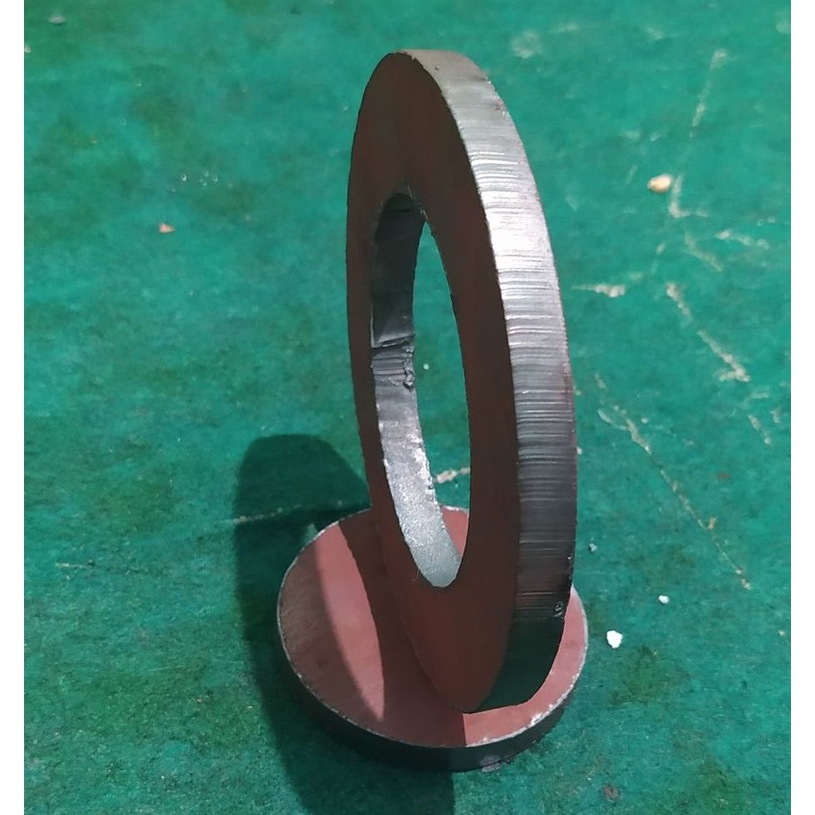 PLAT BESI BULAT TEBAL 8 MM LUBANG TENGAH PADAT BERBAGAI UKURAN