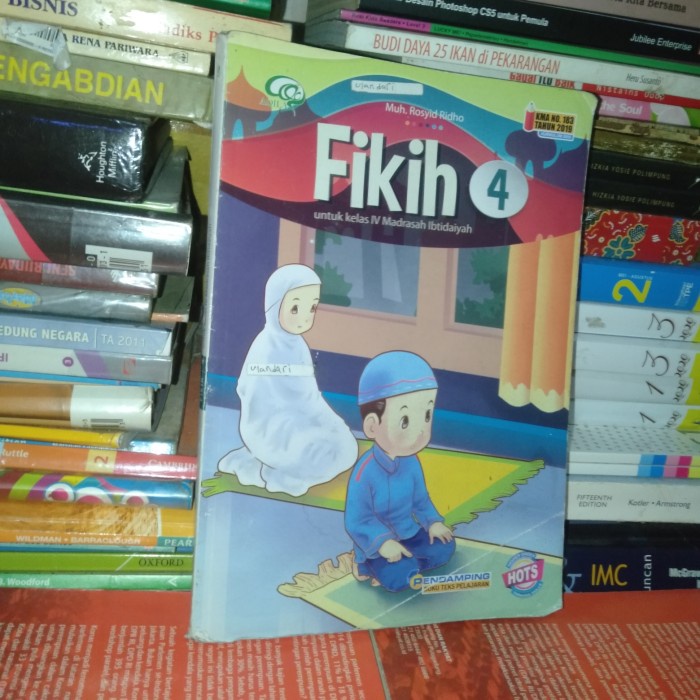 ORIGINAL BUKU FIKIH UNTUK KELAS 4 MADRASAH IBTIDAIYAH - AQILA