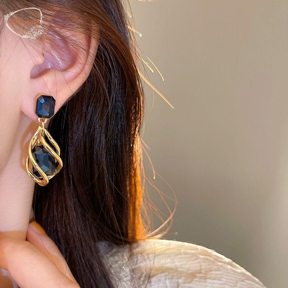 Mxbeauty Anting Wanita Elegan Halus Berkilau Trendi Niche Desain Fashion Perhiasan Gadis Hadiah Berlian Imitasi Alloy Gaya Korea Menjuntai Earrings