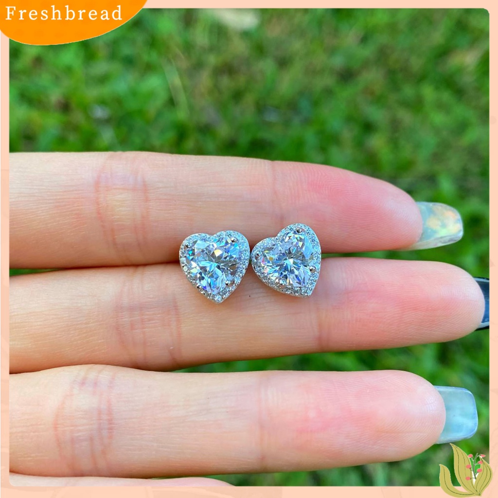 &lt; Freshbread &gt; 1pasang Anting Alloy Shiny Indah Bentuk Hati Ear Studs Untuk Pesta