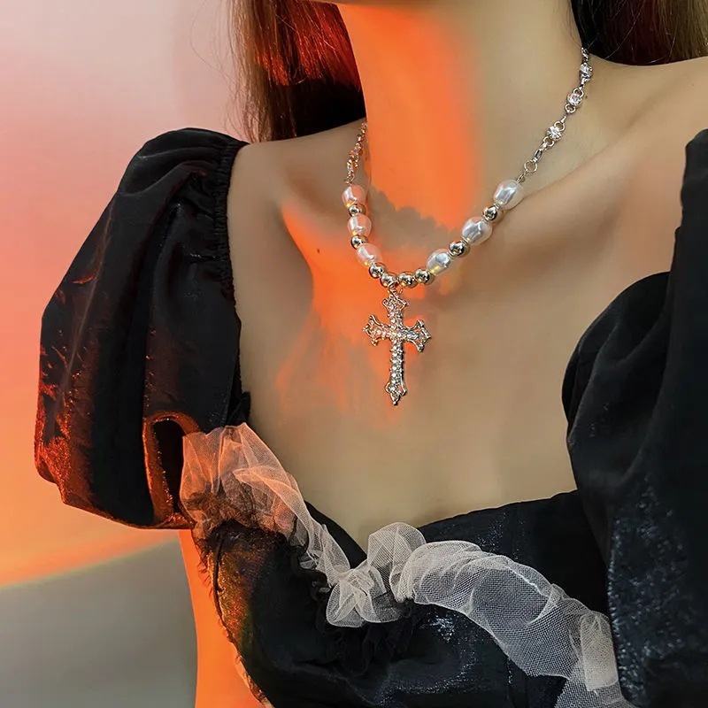 Desain Niche Yang Manis Dan Keren Baru, Kalung Salib Berlapis Ganda Mutiara Reflektif High-end Pribadi, Aksesori Trendi Untuk Wanita