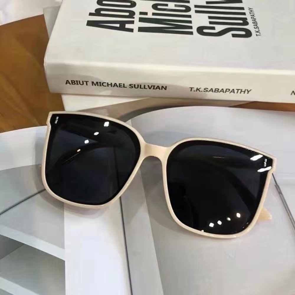 Uv400 Cool Metal Studs Sunglasses Kacamata Hitam Polarized Fashionable Untuk Pria Dan Wanita