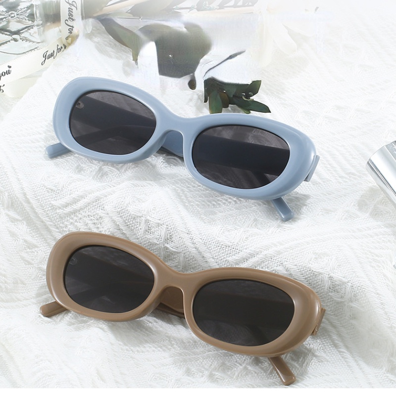 (YUZHU) Oval Mata Kucing Empat Titik X Kacamata Hitam Fashion Korea Y2K Bingkai Kecil Sunglasses Unisex