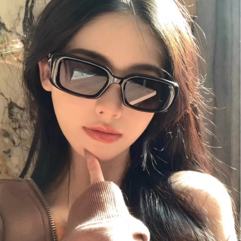 Papaozhu Chic Hitam UV400 Pelindung Persegi Panjang Kacamata Untuk Wanita Pria Trendi Anti Radiasi Mengemudi Kacamata Aesthetic Shades Outdoor Fashion Eyewear OOTD Ornaments