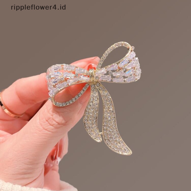 {rippleflower4.id} Dasi Kupu Berlian Imitasi Bros Kepribadian Sederhana Fashion Pin Jas Anti-Cahaya Korsase Perhiasan Hadiah~