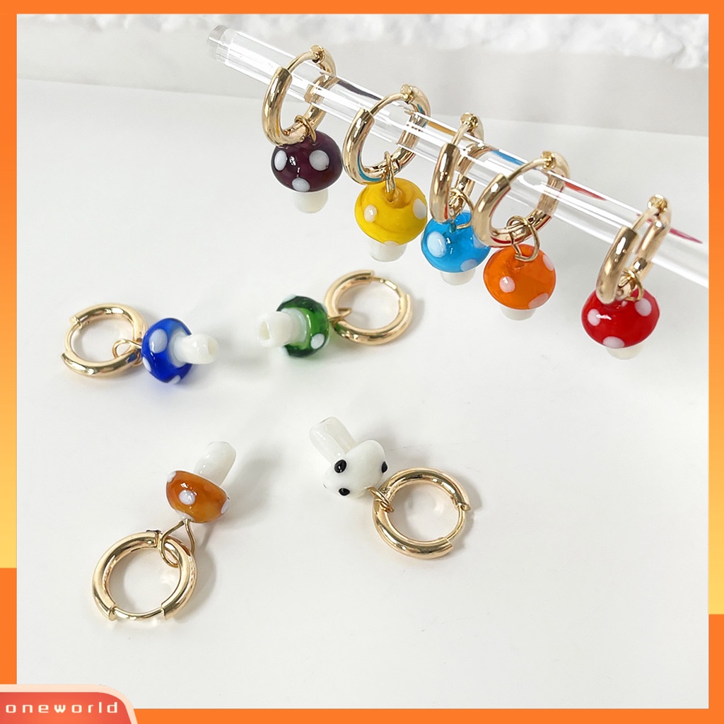 [WOD] 1pasang Anting Wanita Permukaan Halus Ringan Hias Tahan Lama Anti Cacat Manis Hidup Bentuk Jamur Huggie Earrings Women Ear Accessories