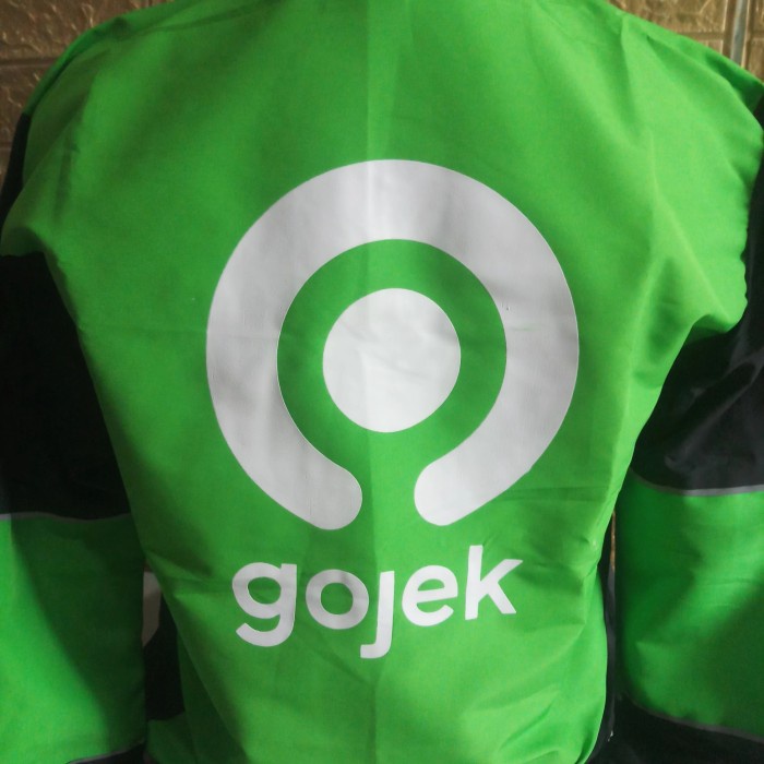 helm gojek plus  baru - Hijau