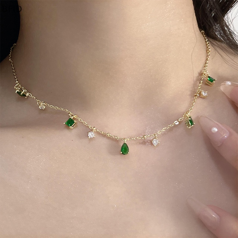 [BFID] Retro Emerald Hias Berlian Imitasi Kalung Perempuan Temperamen Sederhana Indah Rantai Klavikula Perhiasan Hadiah [ID]