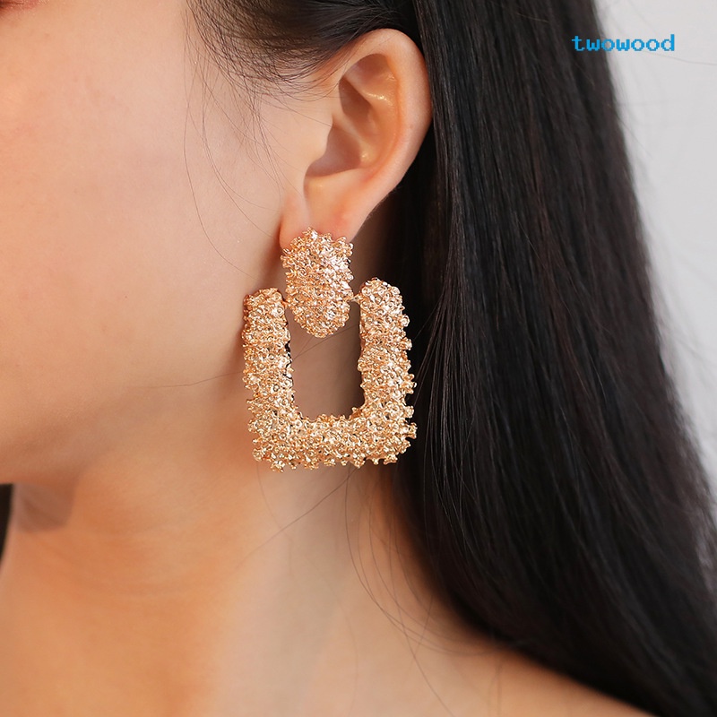 Twowood Square Metal Earrings Fashion Anting Pejantan Bunga Timbul Geometris Sederhana